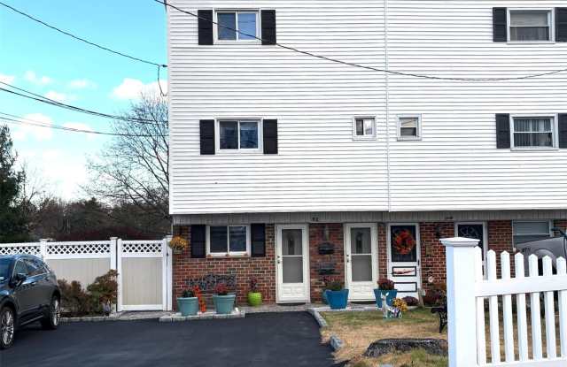 62 Elissa Lane unit: 1 - 62 Elissa Lane, Yonkers, NY 10710
