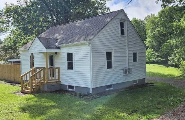 Renovated 2 bedroom 1 bathroom cape in Warsaw, VA photos photos