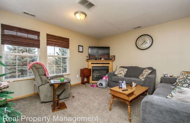 1101 Redstone Lane Gallery 2