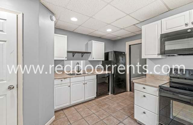 Updated 2-Bedroom Duplex in Vibrant Fountain Square photos photos