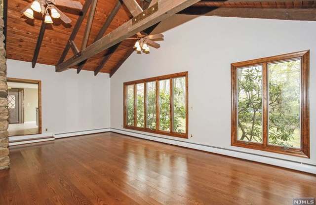 10 Ridge Trail Gallery 4