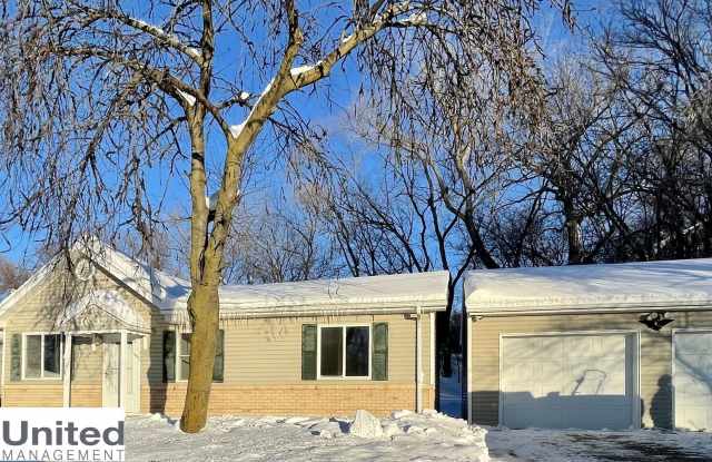 Fully renovated 3 beds, 1 bath home for rent. photos photos