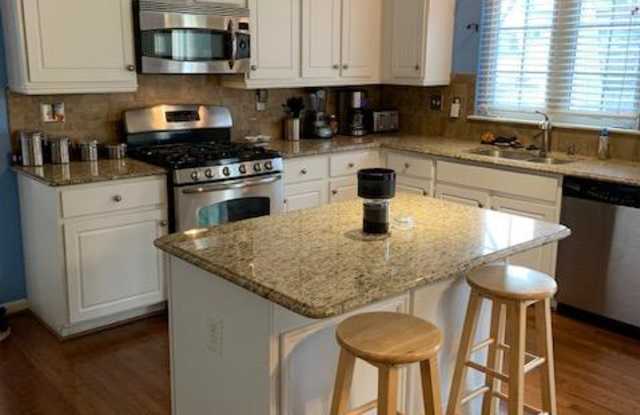10411 KENTSDALE DRIVE Gallery 2