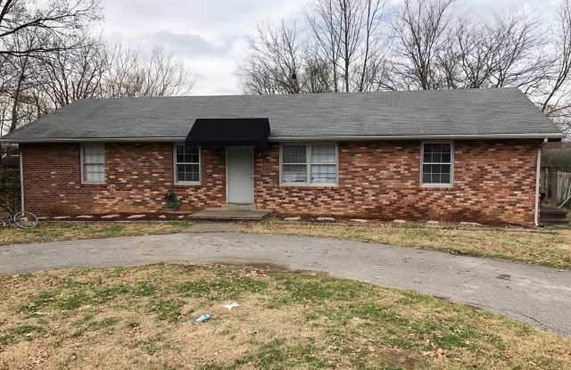 4 bedroom near WKU!  New Cabinets and countertops.  New windows and paint. photos photos