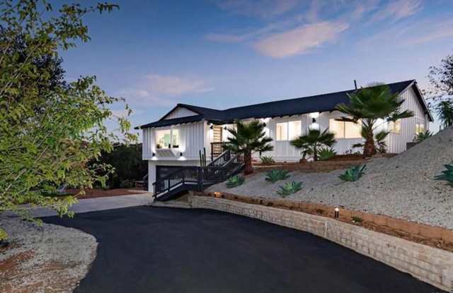 Stunning Views and Custom upgrades AVAILABLE NOW! Fallbrook/Rainbow House for Rent photos photos
