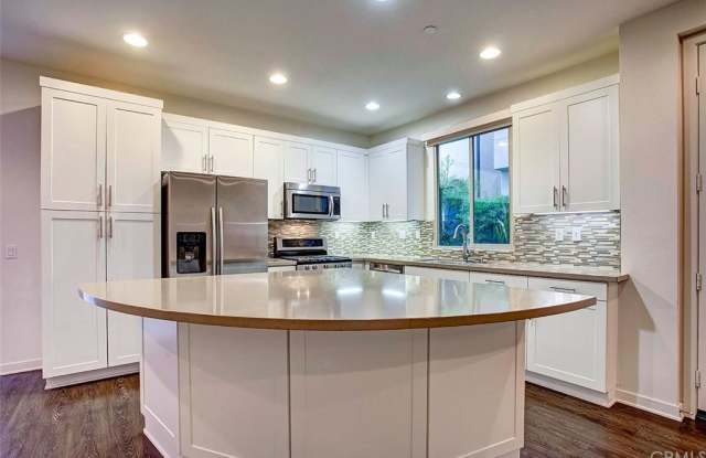 5545 Palm Drive Gallery 2