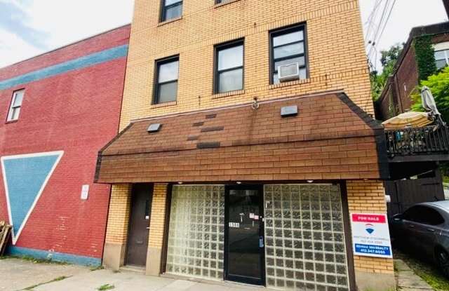 1586 Electric Avenue - 1586 Electric Avenue, North Braddock, PA 15112