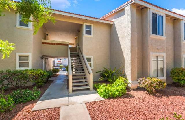 Charming Condo with new carpet & paint, located just minutes away from Summerlin! Gallery 1