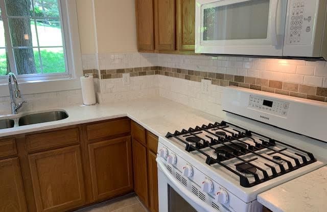 3521 MARTHA CUSTIS DRIVE - 3521 Martha Custis Drive, Alexandria, VA 22302