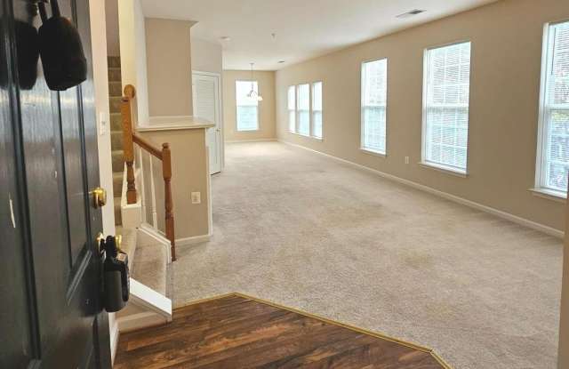 5098 ENGLISH Terrace unit: 104 photos photos