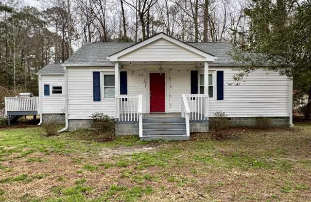 225 Oakwood Drive - 225 Oakwood Drive, Vass, NC 28394