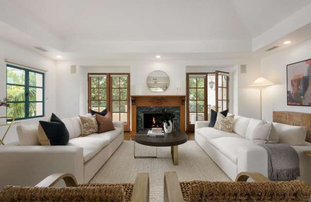 Downtown Luxurious Penthouse - 7 East Arrellaga Street, Santa Barbara, CA 93101