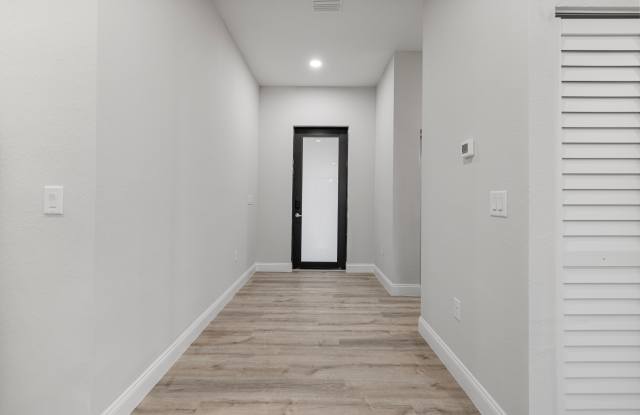 941 Elgin Street Gallery 3