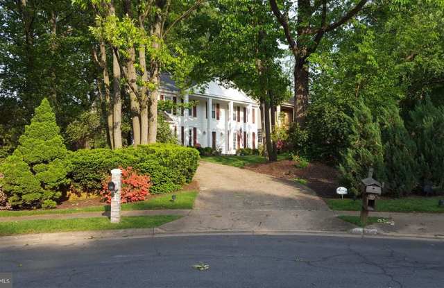 707 UPHAM PLACE NW - 707 Upham Place Northwest, Vienna, VA 22180