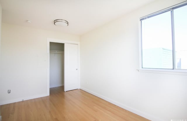 1085 South Van Ness Gallery 4