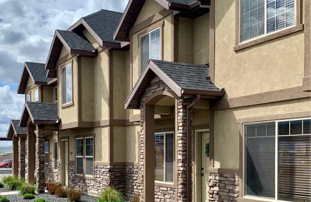 519 W 1420 N - 101 photos photos