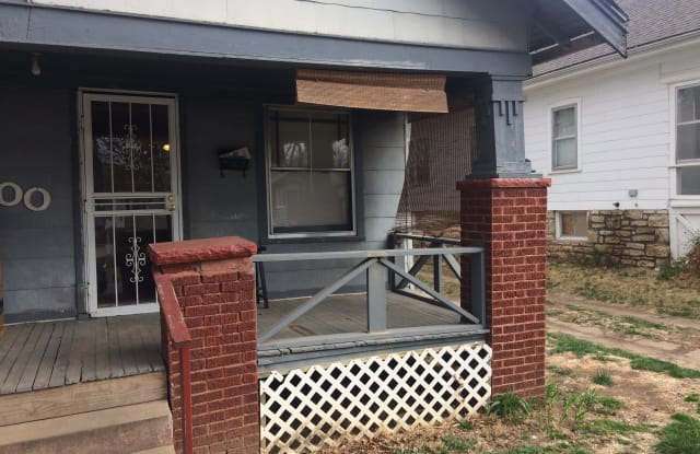 2200 E 68th Ter - 2200 East 68th Terrace, Kansas City, MO 64132