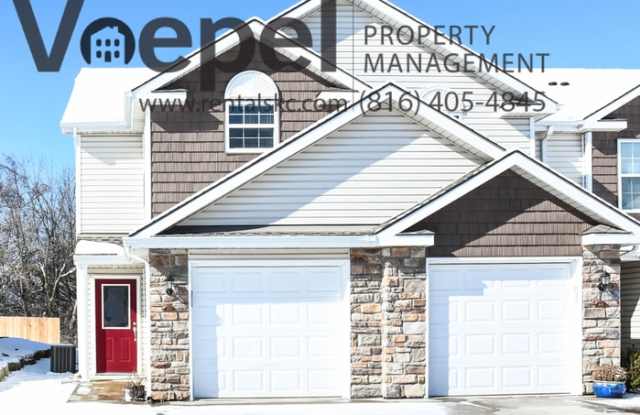 220 North Pointe Lane - 220 Pointe Ln, Raymore, MO 64083