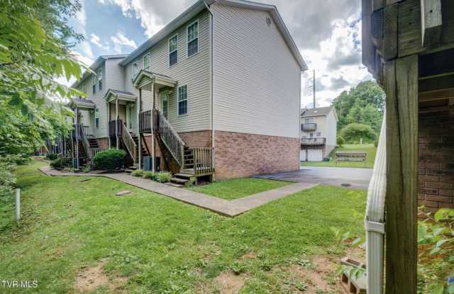 2 Bdrm / 2.5 Bath, North JC - Minutes to ETSU, VA, JC Med Center photos photos