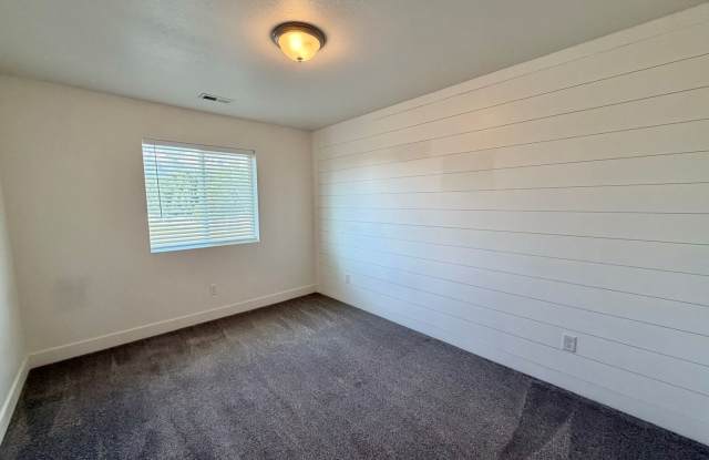 Nearly New Townhome Gallery 4