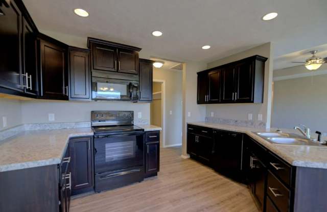 Beautiful 4 Bedroom Home in Monte Cristo Gallery 4