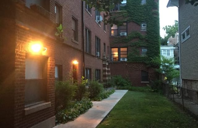 1346 W Hood Ave 2B - 1346 West Hood Avenue, Chicago, IL 60660