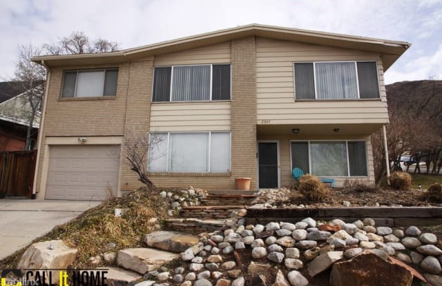 2263 Scenic Dr - 2263 S Scenic Dr, Salt Lake City, UT 84109