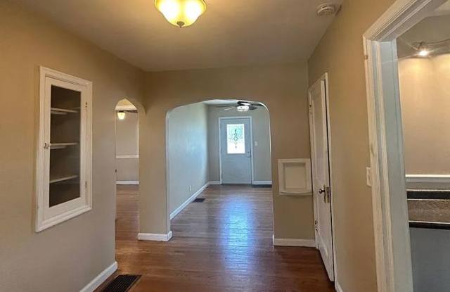 Close to Campus! 4BR Home with Finished Basement, Private Parking & Hardwood Floors -- Waived Application Fee! Gallery 3