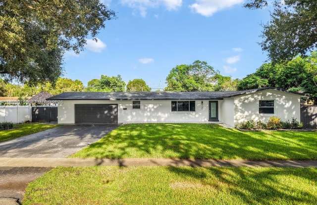 740 Beachwood Ln photos photos