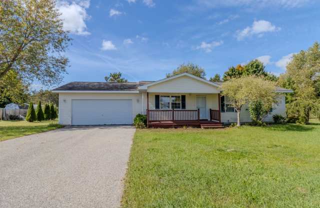 Cozy 3-Bedroom Ranch Home in Grawn Gallery 1