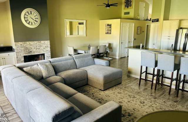 41120 Woodhaven Drive E Gallery 3