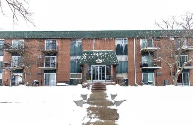1531 West Irving Park Road - 1531 W Irving Park Rd, DuPage County, IL 60143
