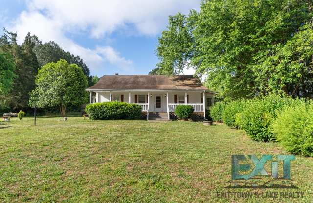 Spacious Country Home in Convenient La Crosse Location photos photos