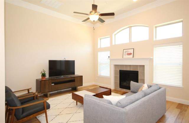 547 Hampshire Drive Gallery 4