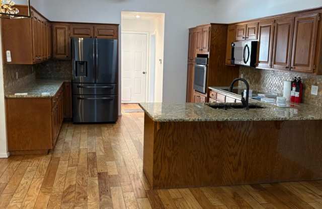 BEAUTIFUL HOME IN GREAT LOCATION! Gallery 4