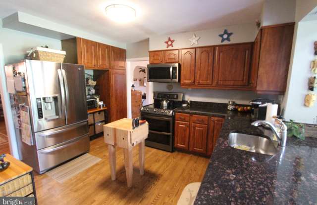 6251 WOODFAIR DRIVE Gallery 4