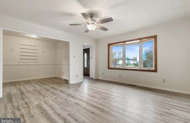 996 BOGGS Drive Gallery 3