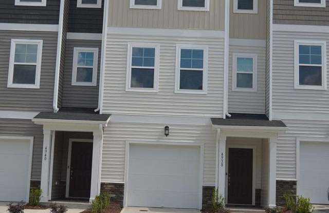 Room in 3 Bedroom Townhome at Southern Magnolia Dr photos photos