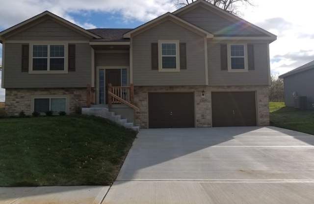 1305 Northwest High View Drive Gallery 2