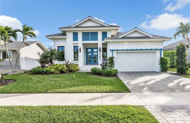 685 6th Ave photos photos