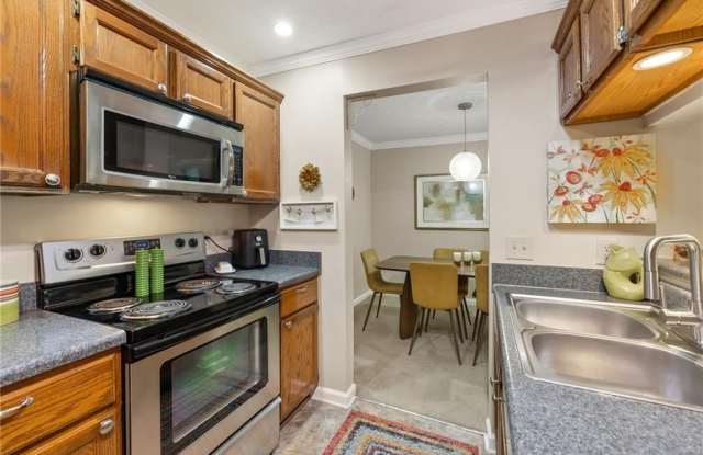 525 Warm Springs Circle Gallery 2
