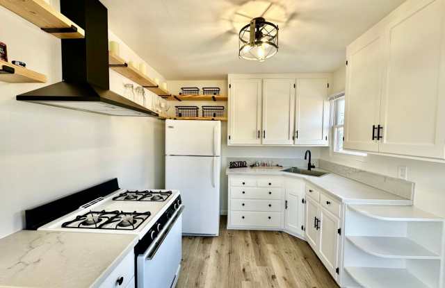 Updated 1B 1BA in Crown Point! photos photos