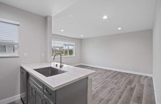 Charle Square Apartments Gallery 2