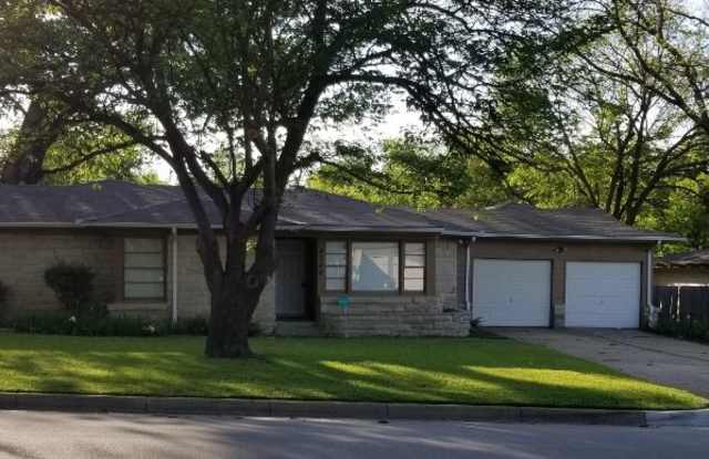 4740 Trail Lake Drive Gallery 2