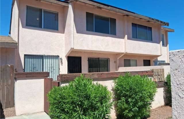 1722 E University Avenue photos photos