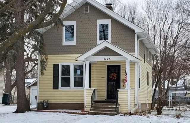 Charming 2 Bedroom, 1.5 Bathroom Home for Rent – Rochester, MN photos photos