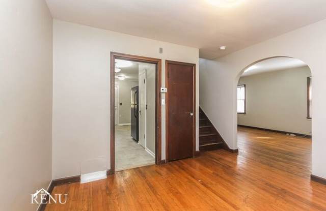 4917 Graceland Avenue Gallery 3