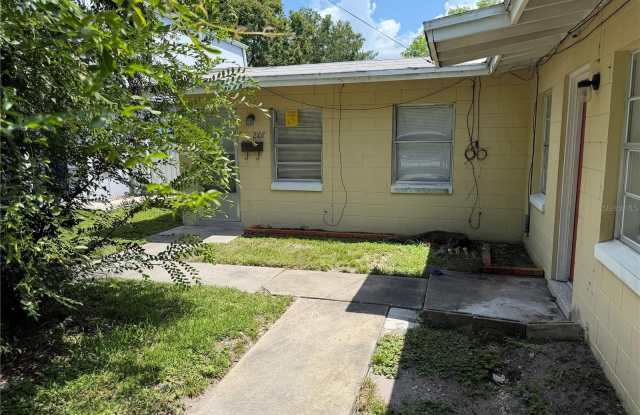 2107 S MILLS Avenue Gallery 1