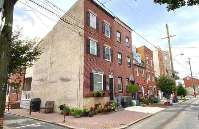 130 MANTON STREET photos photos