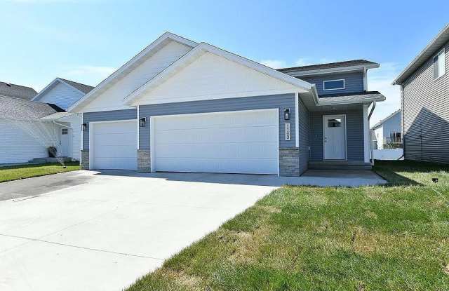 1143 60th Avenue West Gallery 1